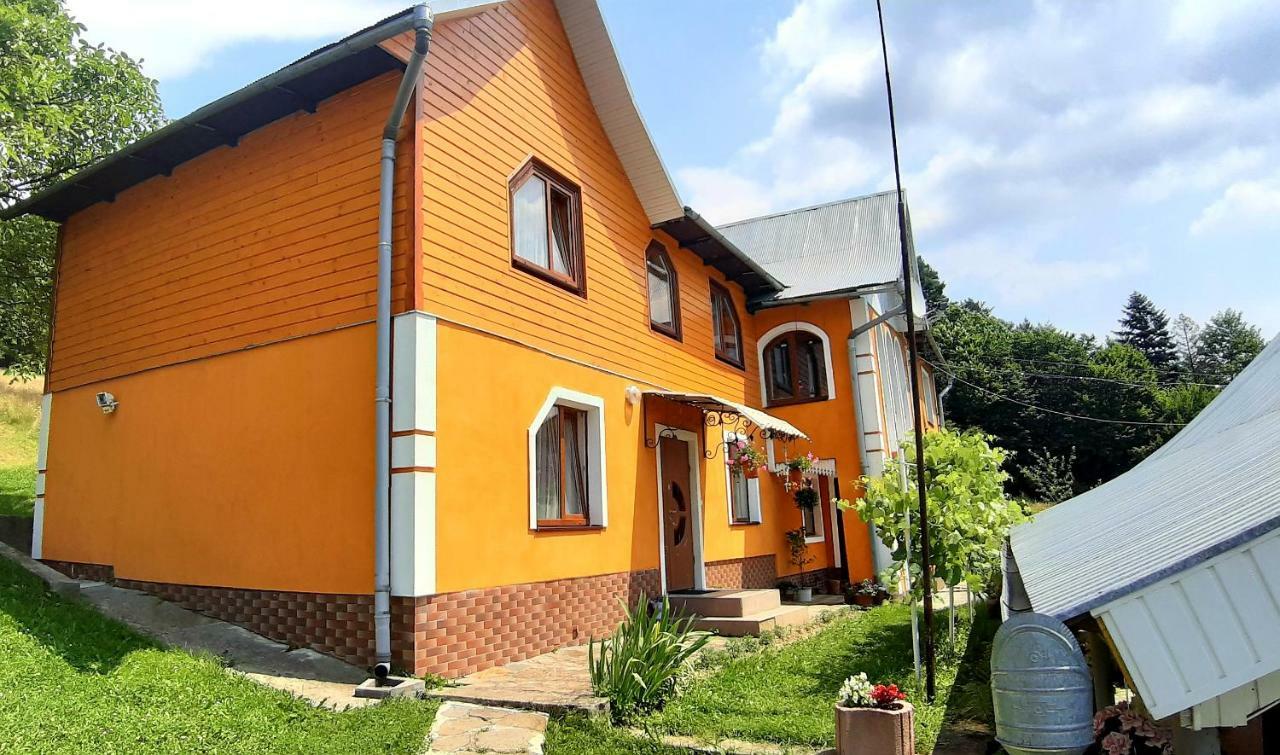 Guest House Karpaty Jaremtje Exteriör bild