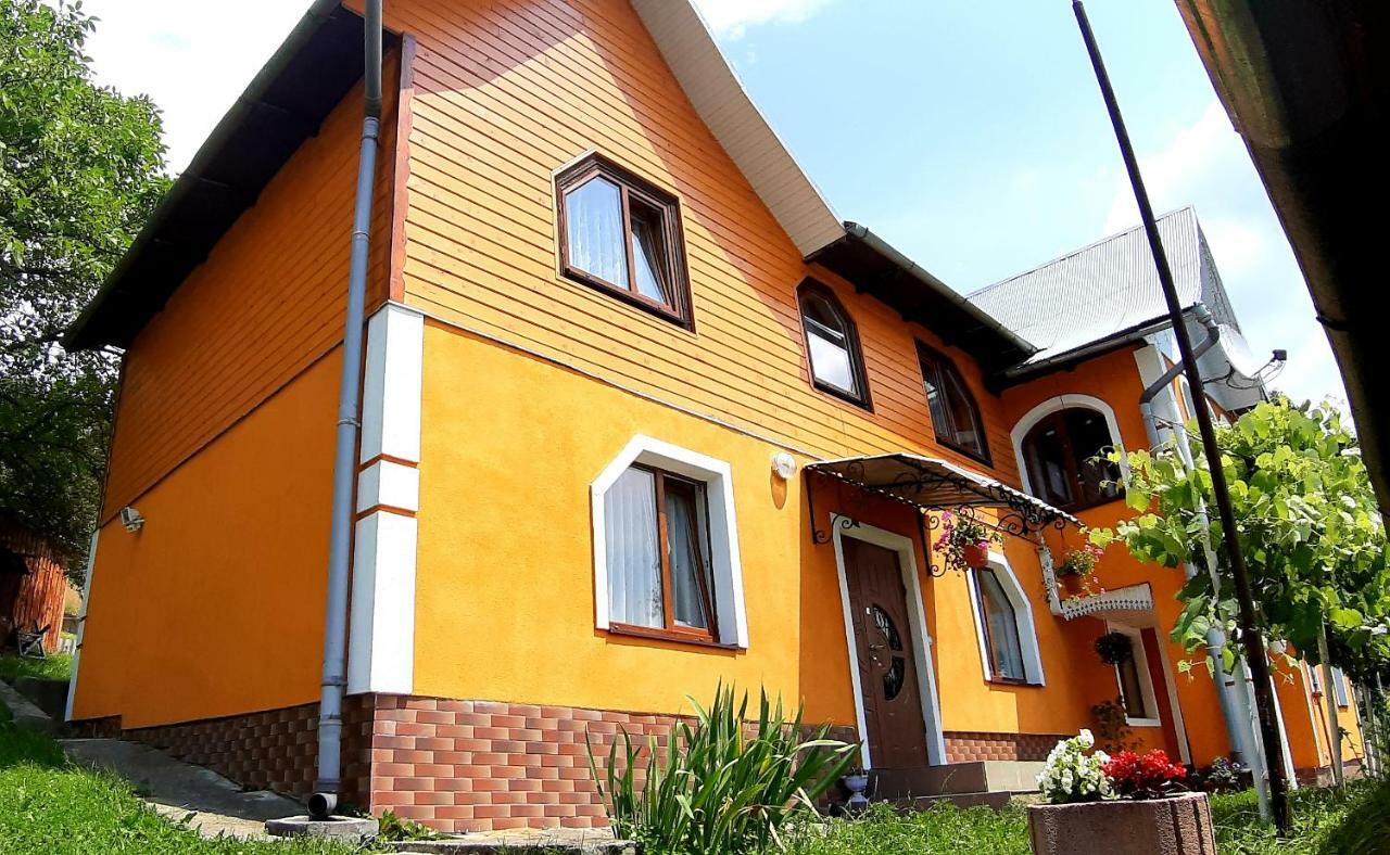 Guest House Karpaty Jaremtje Exteriör bild