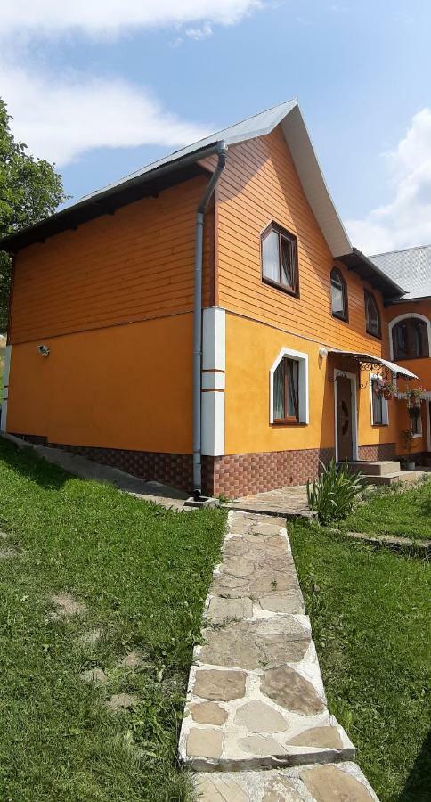 Guest House Karpaty Jaremtje Exteriör bild